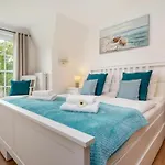 In With Swimming Pool Holiday home Zingst
