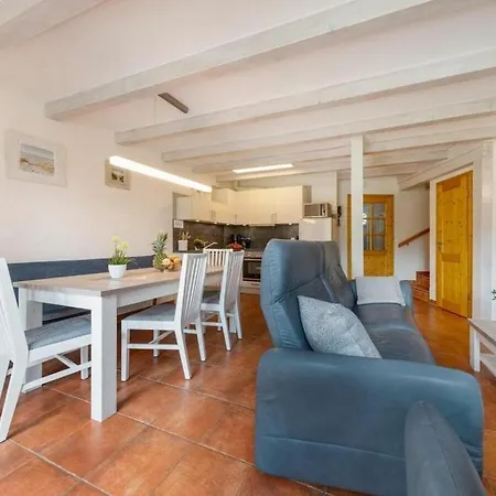 In With Swimming Pool * Цингст