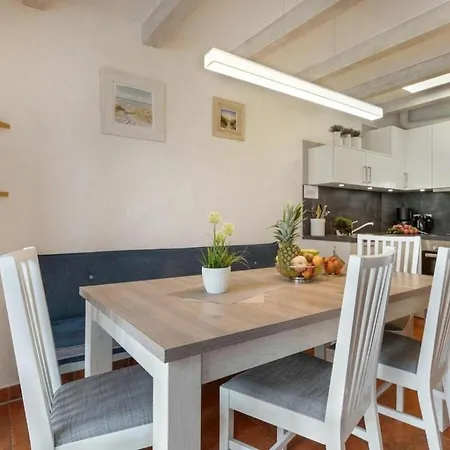 In With Swimming Pool Цингст