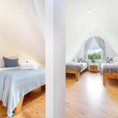 Дом отдыха In With Swimming Pool