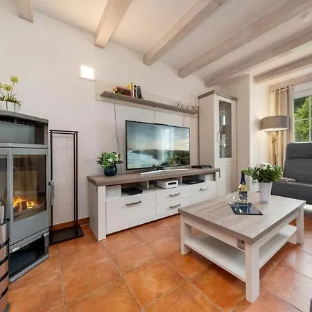 Дом отдыха In With Swimming Pool *