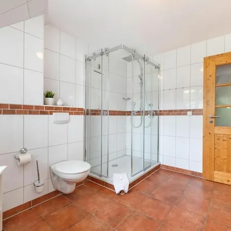 In With Swimming Pool Дом отдыха *