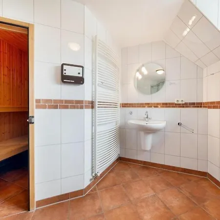 In With Swimming Pool Цингст